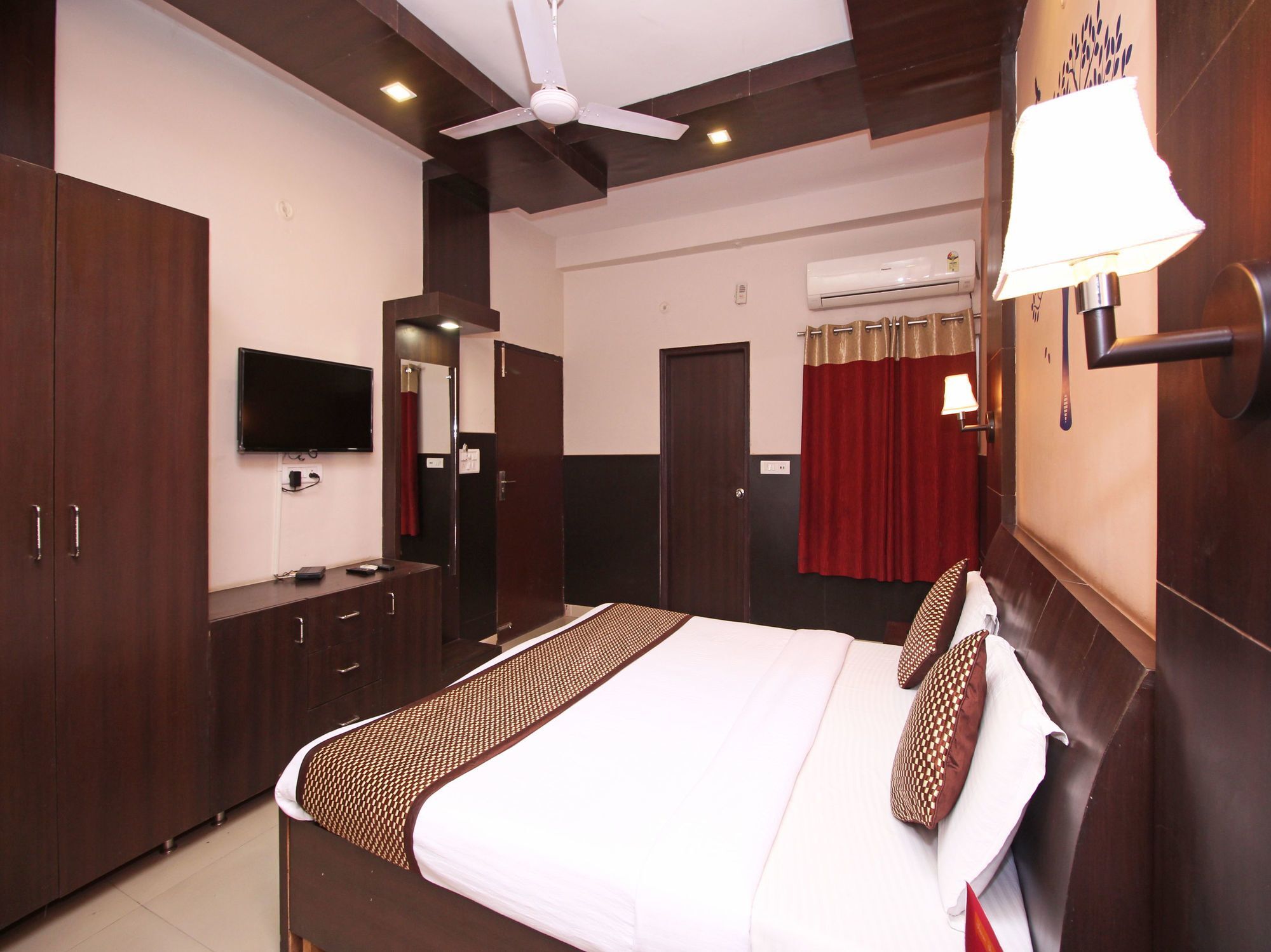 Oyo 576 Hotel Shree Kanta Residency Gurgaon Esterno foto